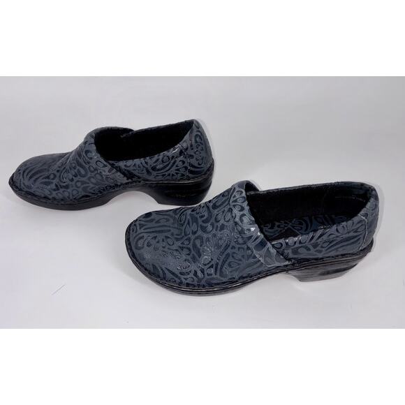 BOC Born Concept Women's Peggy Shoes Navy 8.5 Embossed Paisley Slip-On Clogs EUC - Picture 3 of 13
